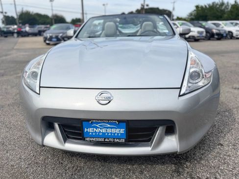 Used 2010 Nissan 370Z Touring w/ Sport Pkg RWD image 6