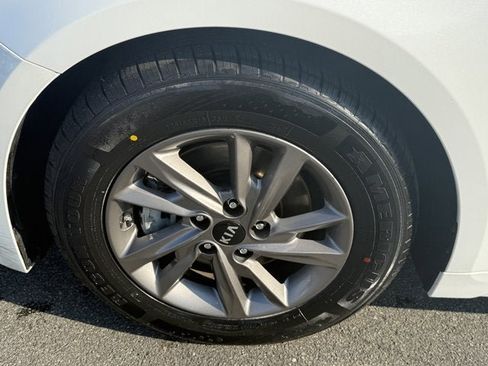 Used 2020 Kia Optima LX image 11