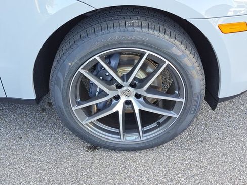 Used 2026 Porsche Macan AWD/4WD image 14