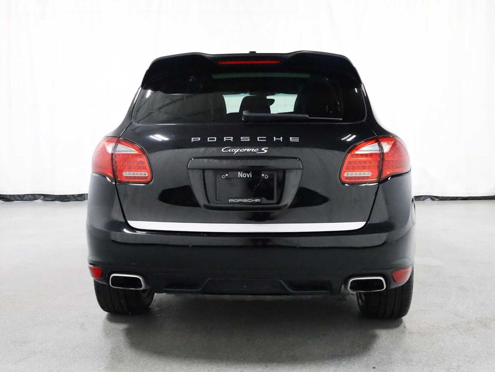 Used 2014 Porsche Cayenne Platinum Edition AWD/4WD image 7