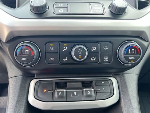 Used 2023 GMC Acadia SLE w/ Driver Convenience Package image 17