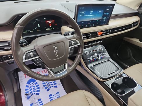 Used 2022 Lincoln Nautilus Reserve AWD/4WD image 12