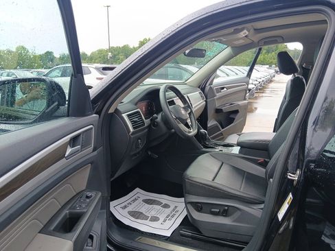 Used 2022 Volkswagen Atlas SE w/ Panoramic Sunroof Package FWD image 9