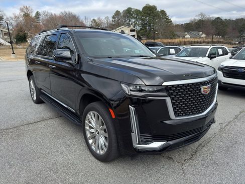 Used 2024 Cadillac Escalade ESV Premium Luxury image 3