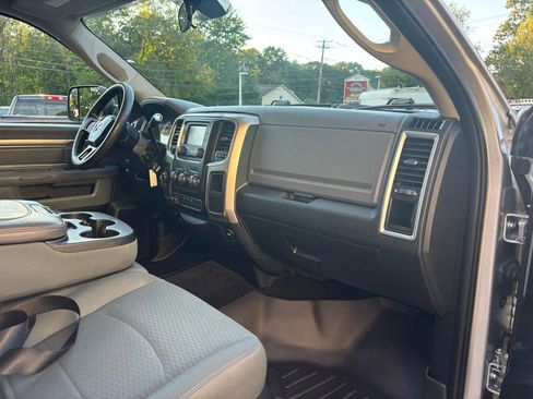 Used 2017 RAM 2500 SLT AWD/4WD image 36