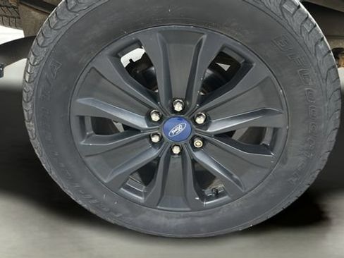 Used 2019 Ford F150 XLT w/ Equipment Group 302A Luxury AWD/4WD image 36