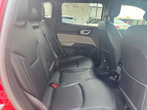 Used 2025 Jeep Compass Limited AWD/4WD image 14