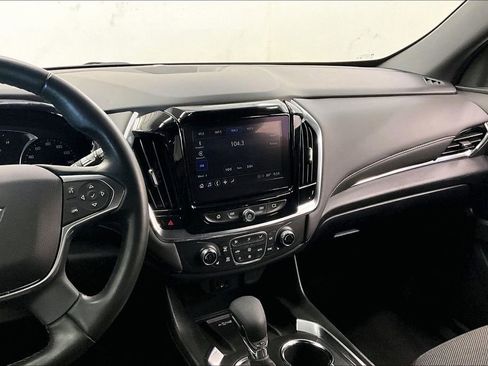 Used 2023 Chevrolet Traverse LT FWD image 5