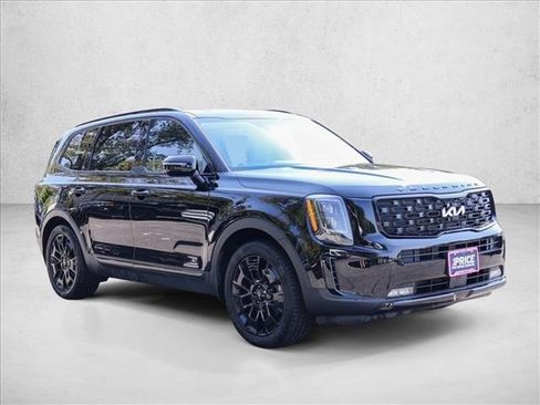 Used 2022 Kia Telluride SX w/ SX Prestige Package image 3