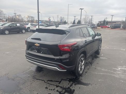 Used 2024 Chevrolet Trax LT w/ Driver Confidence Package image 3