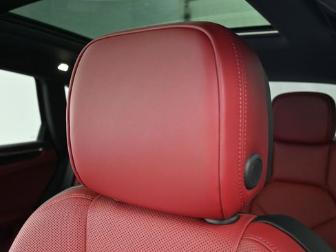 New 2026 Porsche Macan image 20