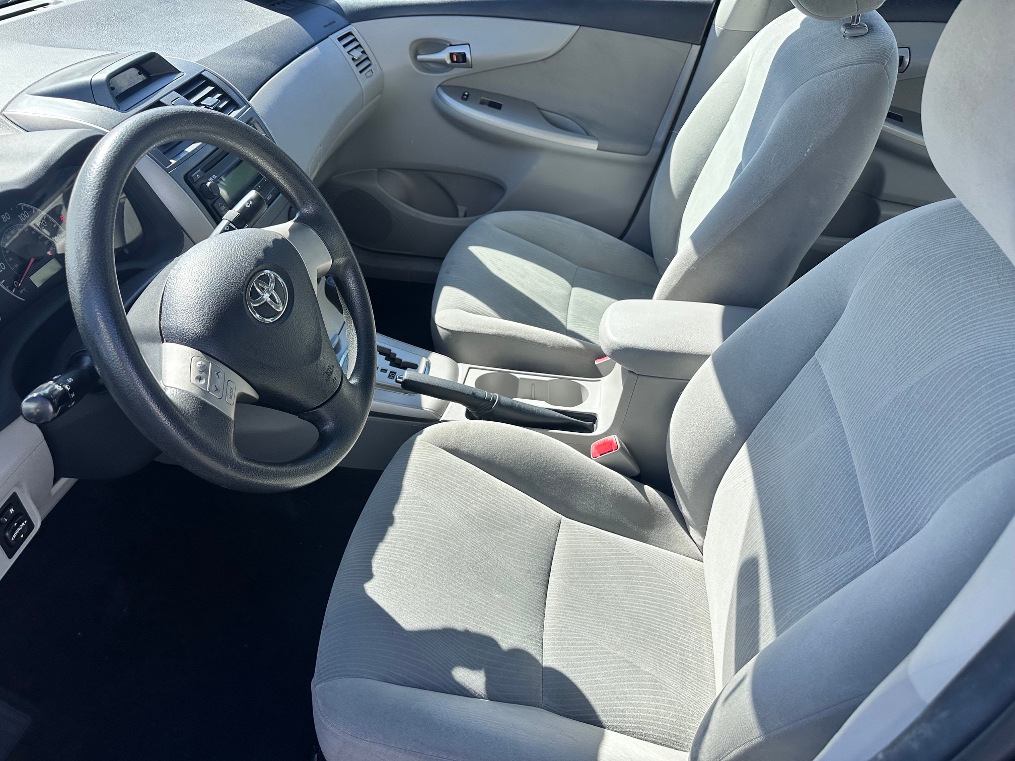 Used 2012 Toyota Corolla LE FWD image 5
