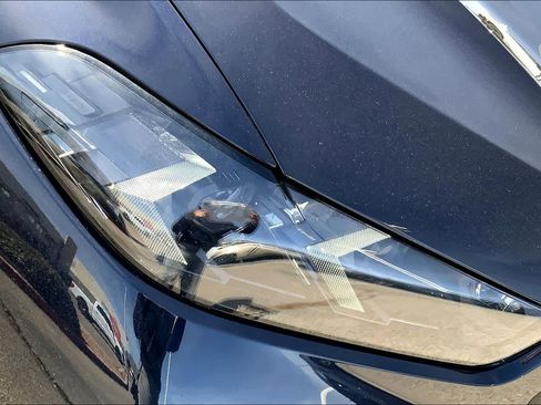 Used 2025 BMW X6 xDrive40i w/ Executive Package image 27