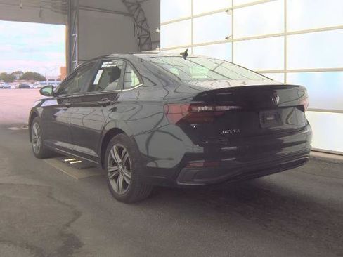 Used 2024 Volkswagen Jetta SE FWD image 4