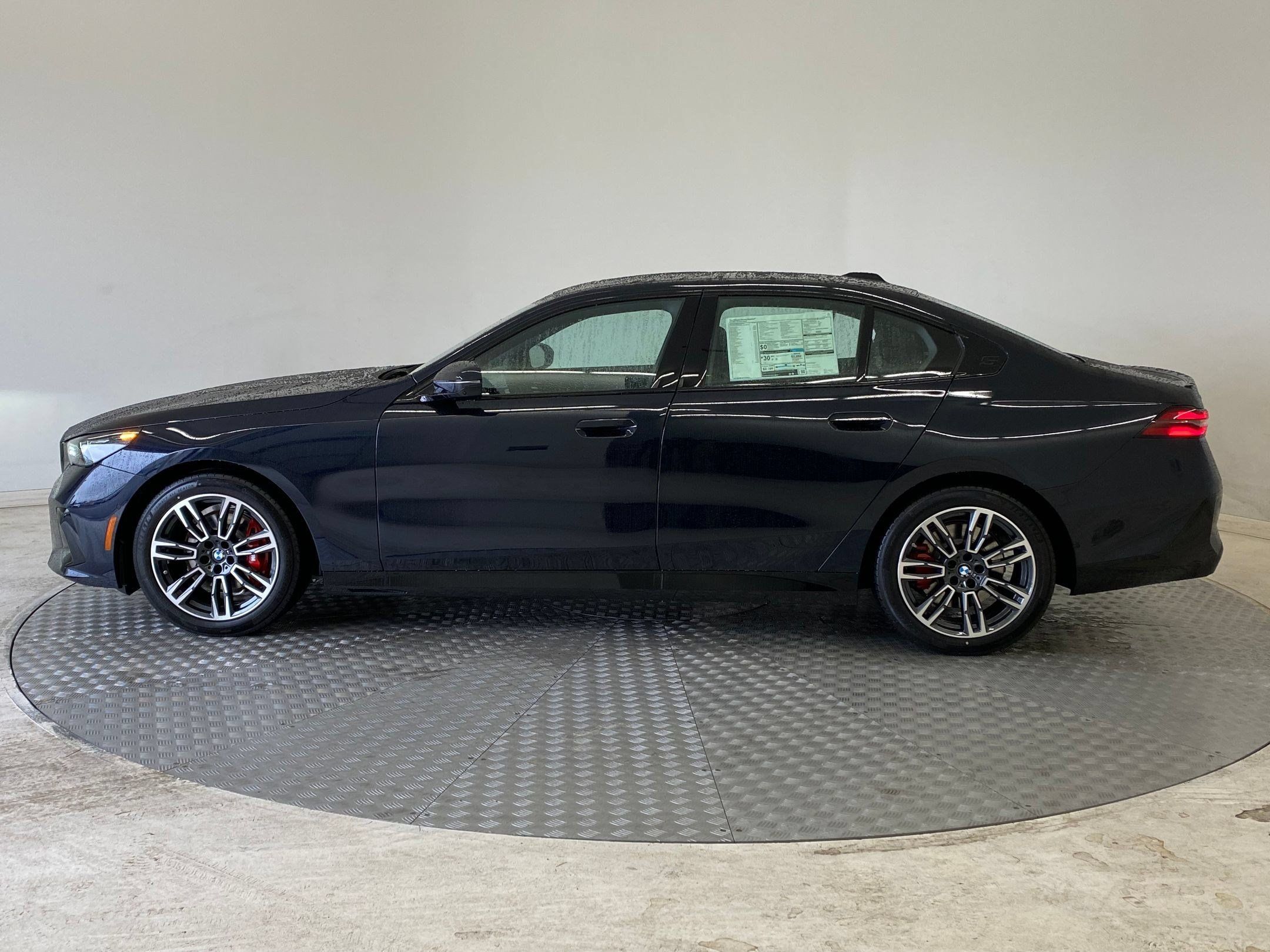 Used 2026 BMW 530i xDrive w/ M Sport Package AWD/4WD image 2