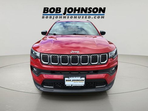 Used 2023 Jeep Compass Latitude AWD/4WD image 8