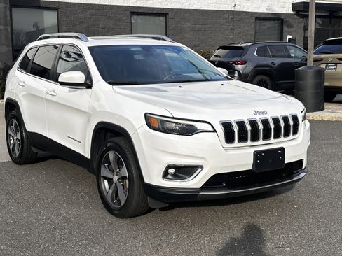 Used 2019 Jeep Cherokee Limited image 13