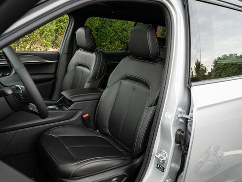 New 2025 Jeep Grand Cherokee L Limited AWD/4WD image 15