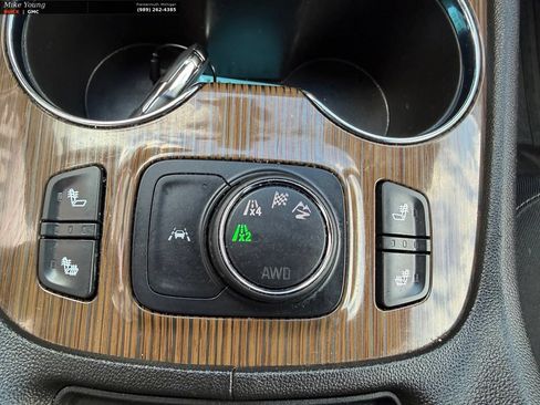 Used 2023 GMC Acadia SLE w/ Driver Convenience Package AWD/4WD image 32