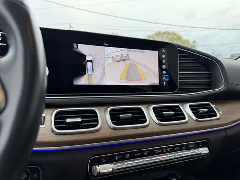 Used 2023 Mercedes-Benz GLS 450 4MATIC image 29