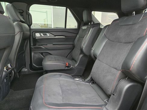 Used 2025 Ford Explorer ST w/ Sun And Sound Package image 32