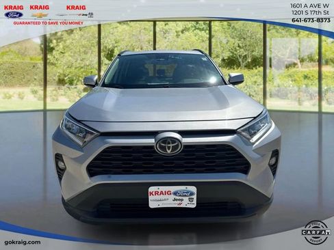 Used 2019 Toyota RAV4 XLE FWD image 2