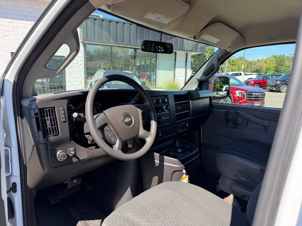Used 2025 Chevrolet Express 2500 w/ Driver Convenience Package RWD image 10