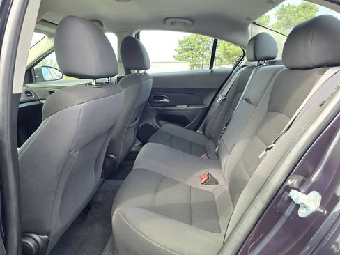 Used 2016 Chevrolet Cruze LT w/ Technology Package FWD image 15
