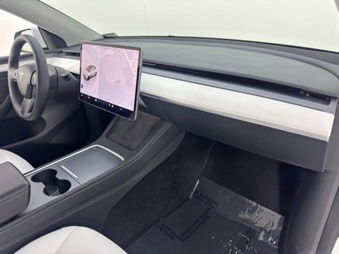 Used 2023 Tesla Model Y Long Range image 15