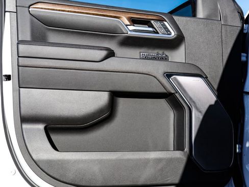 Used 2024 Chevrolet Silverado 1500 High Country w/ Technology Package image 35