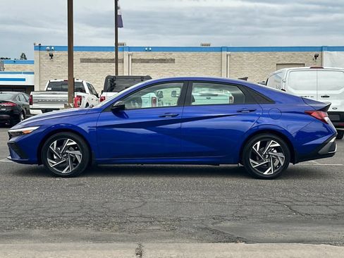 Used 2025 Hyundai Elantra Sport FWD image 6