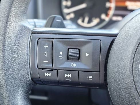 Certified 2024 Nissan Rogue SV image 17