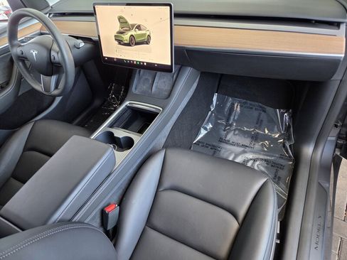 Used 2023 Tesla Model Y 2WD image 20