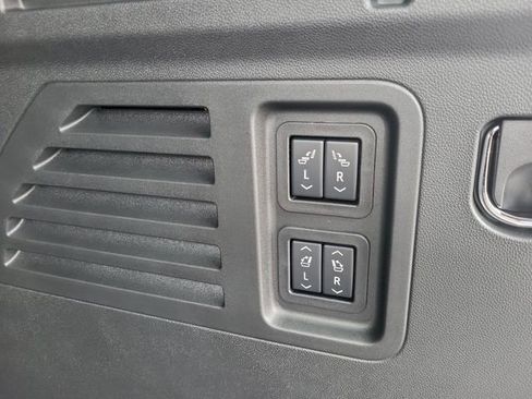 Certified 2026 Chevrolet Traverse RS image 28