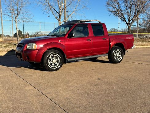Used 2004 Nissan Frontier XE w/ (PWR) XE Pwr Pkg AWD/4WD image 2