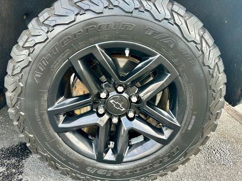 Used 2019 Chevrolet Silverado 1500 LT Trail Boss AWD/4WD image 34