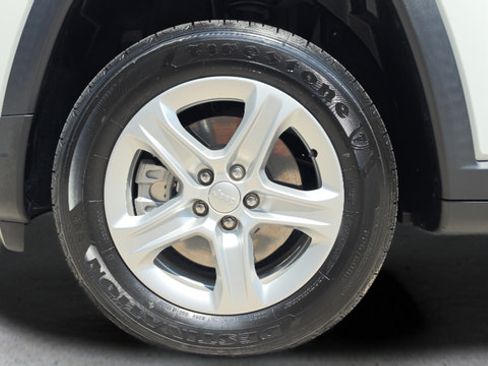 Used 2023 Jeep Compass Sport AWD/4WD image 43