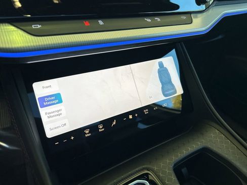 Used 2024 Jeep Wagoneer Launch Edition image 8