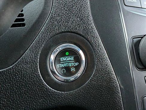Used 2017 Ford Explorer XLT FWD image 18