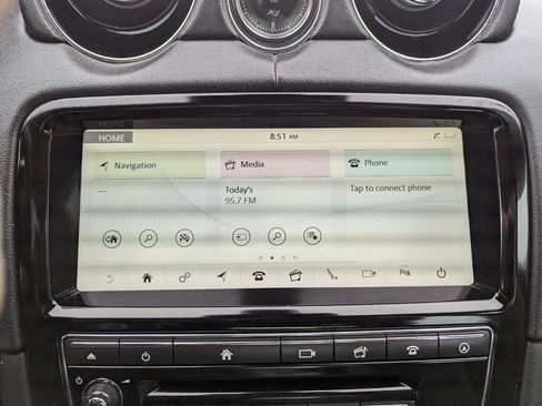 Used 2019 Jaguar XJ R-Sport image 22