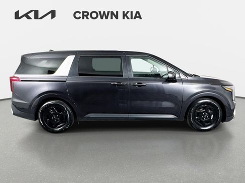 Used 2025 Kia Carnival FWD image 4