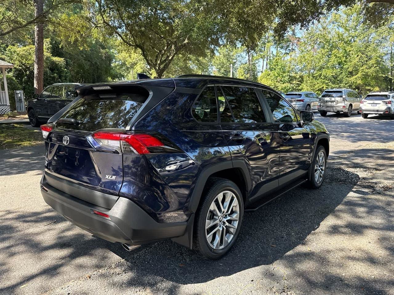 Used 2022 Toyota RAV4 XLE Premium FWD image 5