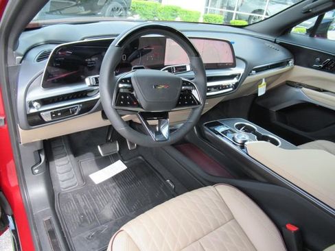 New 2026 Cadillac Lyriq V image 16