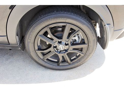 Used 2024 Nissan Kicks SV FWD image 9