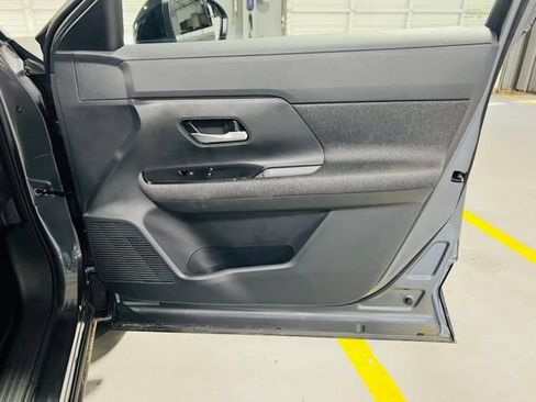 Used 2026 Nissan Kicks SV FWD image 31