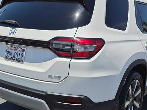 Used 2023 Honda Pilot Elite image 11