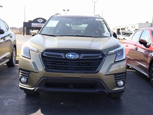 Used 2022 Subaru Forester Limited image 6