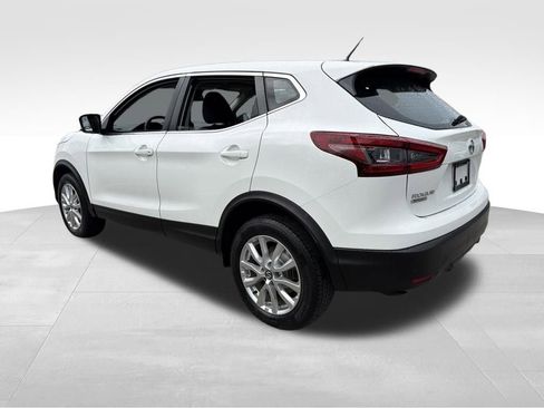 Used 2021 Nissan Rogue Sport S image 5