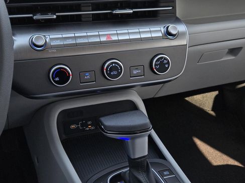 New 2026 Hyundai Kona SE image 10