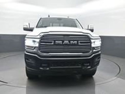 Used 2023 RAM 2500 Laramie AWD/4WD image 2